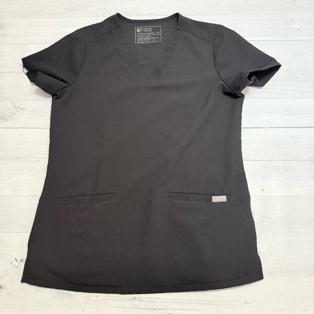FIGS technical collection short sleeve black two pocket scrub top women's XS